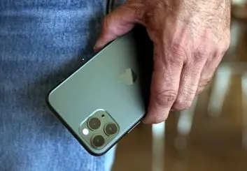 آیفون 12 در جعبه خود آداپتور شارژر ندارد!