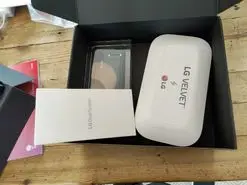 دستگاه ضدعفونی‌کننده فرابنفش ال جی برای موبایل