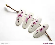 چطور ناخن های قشنگی داشته باشم؟