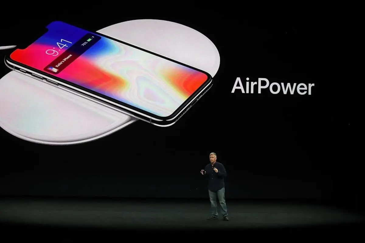 اپل نسخه ساده شارژر بی‌سیم AirPower را برای آیفون توسعه می‌دهد