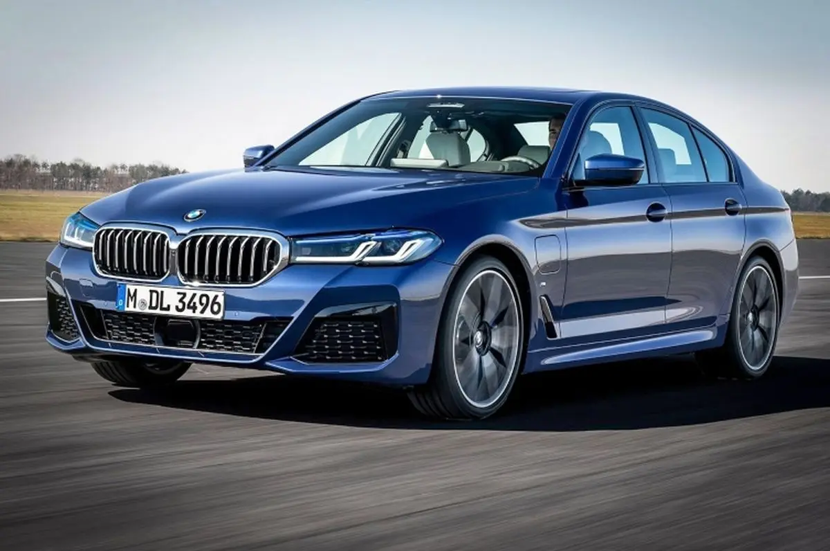 بی ام و سری ۵ پلاگین هیبرید رونمایی شد