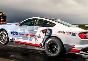 موستانگ برقی Cobra jet 1400 توانست یک چهارم مایل را در 8.27 ثانیه بپیماید