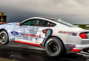 موستانگ برقی Cobra jet 1400 توانست یک چهارم مایل را در 8.27 ثانیه بپیماید