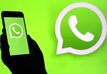 می‌توان برای هر چت واتساپ ، تصویر پس‌زمینه جدا انتخاب کرد