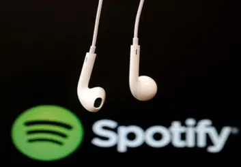 خشم اسپاتیفای از سیاست‌ های انحصار طلبانه اپل
