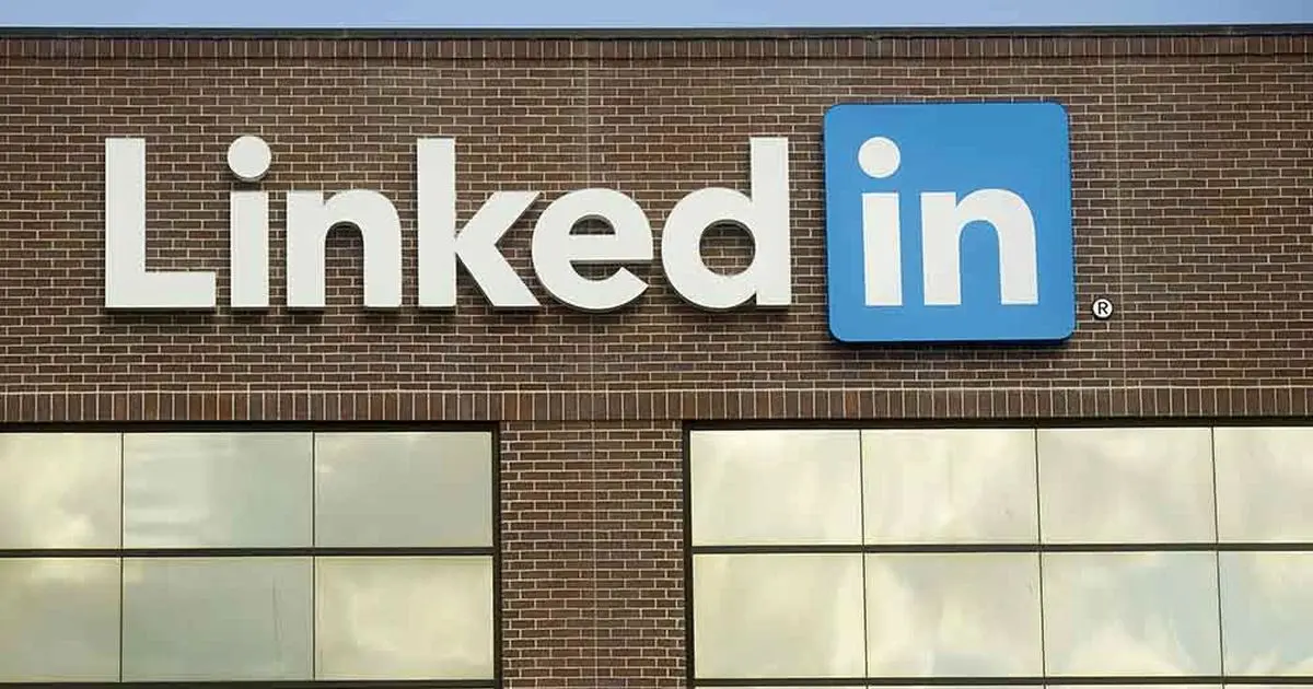 ارزش سهام لینکدین چهل درصد افت کرد