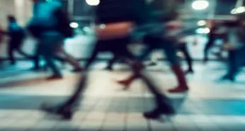 هوش مصنوعی Adobe به کمک افزایش وضوح عکس‌های تار می‌آید