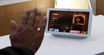 فعال شدن دستیار صوتی گوگل بدون استفاده از عبارت‌های فعال کننده