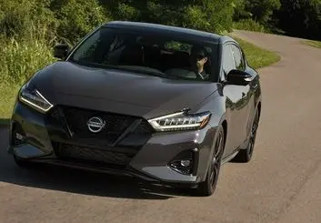 نگاهی به مشخصات نیسان ماکسیما 2021