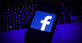 فیس بوک صفحات حاوی پیام Stop The Stealing را مسدود می‌کند