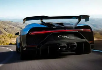 بوگاتی شیرون پور اسپرت به یک پمپ بنزین همراه نیاز دارد