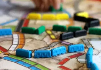 معرفی بهترین سایت ها برای انجام بازی های تخته ای آنلاین