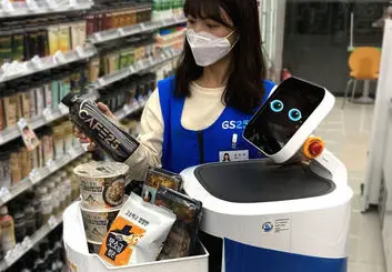 ربات های Cloi Servebot مسئول تحویل کالاها به مشتریان می شوند