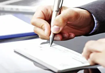 تغییر در نقد کردن چک؛ الزام ثبت چک‌ها در سامانه الکترونیکی