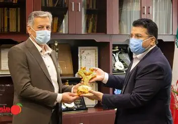 گروه طرفه‌نگار برای یازدهمین بار برنده تندیس حمایت از حقوق مصرف‌کنندگان شد