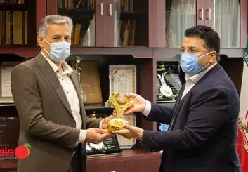 گروه طرفه‌نگار برای یازدهمین بار برنده تندیس حمایت از حقوق مصرف‌کنندگان شد