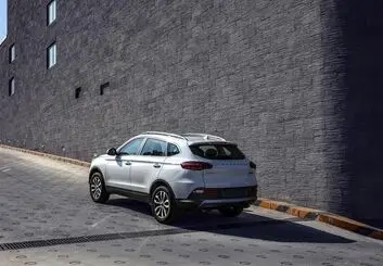 نگاهی به مشخصات لئوپارد CS10 کراس اوور جدید بازار ایران