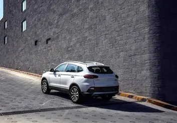 نگاهی به مشخصات لئوپارد CS10 کراس اوور جدید بازار ایران