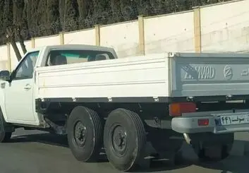 وانت شش چرخ سایپا در حال تست فنی در خیابان رویت شد