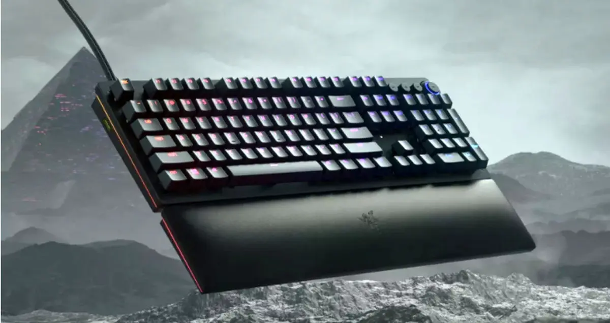 رونمایی ریزر از کیبورد هانتسمن V2 آنالوگ و استند لپ تاپ کروما V2