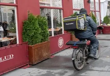 کاهش پانزده درصدی نیروی کار PostMates اوبر