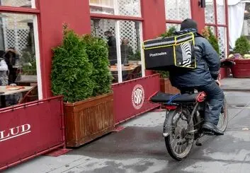 کاهش پانزده درصدی نیروی کار PostMates اوبر