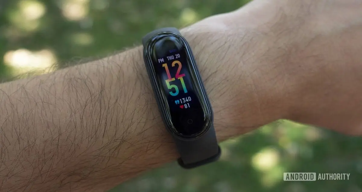 شیائومی Mi Band 6 احتمالا همراه با الکسا و GPS داخلی معرفی خواهد شد