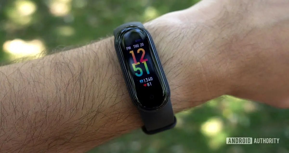 شیائومی Mi Band 6 احتمالا همراه با الکسا و GPS داخلی معرفی خواهد شد
