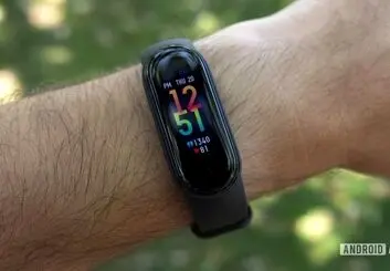شیائومی Mi Band 6 احتمالا همراه با الکسا و GPS داخلی معرفی خواهد شد
