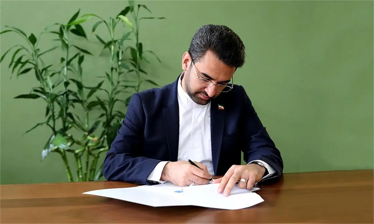 وزیر ارتباطات: سیلی‌ها نتیجه تفکر «خط ویژه» اند، نوآفرین باشیم!