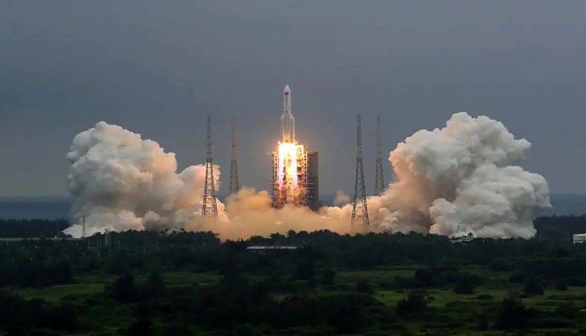 بقایای موشک چینی در اقیانوس هند سقوط کرد | واکنش جالب کاربران ایرانی | سخنگوی چین: این یک امر عادی است!