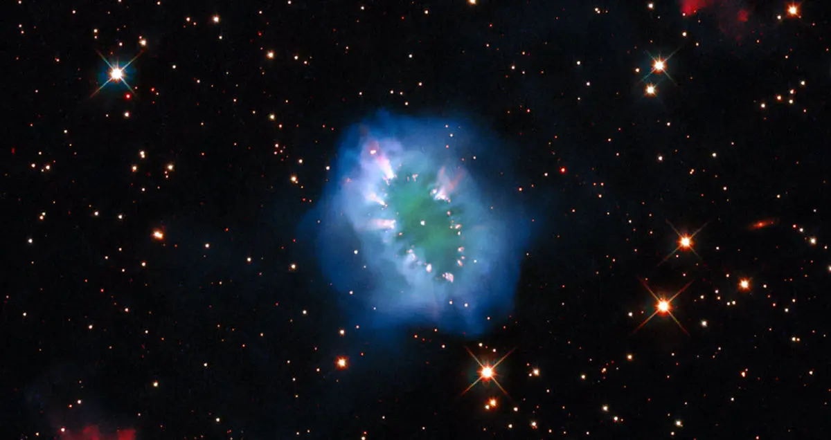 گردنبند نبیولا؛ یک سحابی شگفت‌انگیز در قلب کهکشان