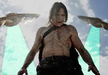 نمایش اشیاء پرنده ناشناس در صحنه آغازین فیلم The Army of the Dead