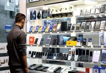 وزارت ارتباطات 14 میلیون تلفن همراه تولید می‌کند