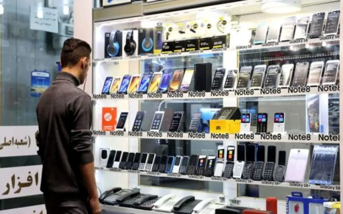 وزارت ارتباطات 14 میلیون تلفن همراه تولید می‌کند