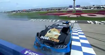 ریزش قیمت دوج کوین پس از تصادف ماشین مسابقه‌ای تحت حمایت این ارز دیجیتال