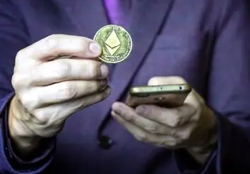 درآمد حاصل از هزینه تراکنش اتریوم به پایین‌ترین سطح خود در یک سال اخیر رسید!