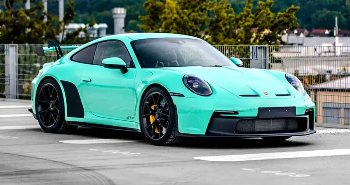 تنها دو مدل از این پورشه 911 GT3 با رنگ سبز نعنایی موجود است!