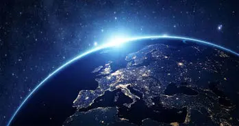 سرعت زمین و منظومه شمسی در فضا چقدر است؟