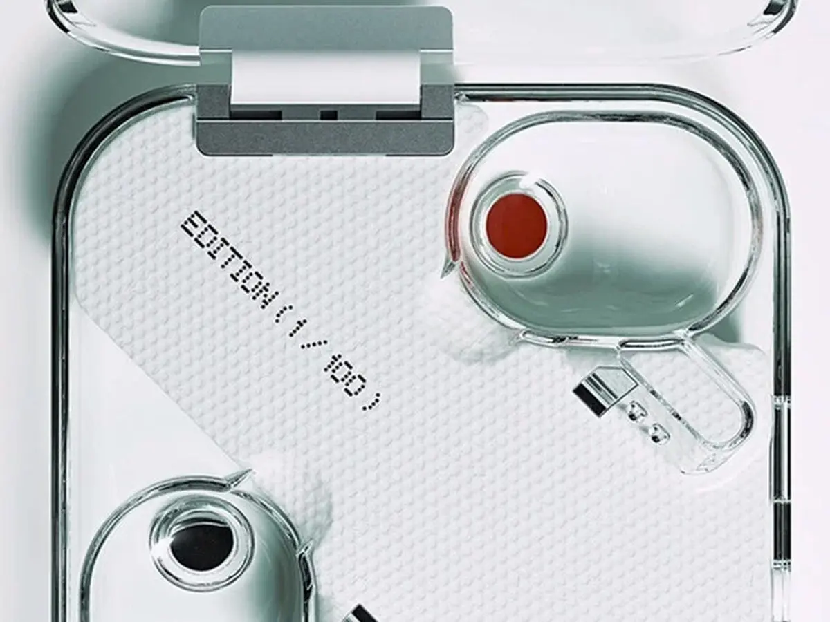 انتشار تصاویر جدید از محفظه شفاف ایرباد بی سیم ناتینگ ایر 1