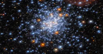 تصویر خیره‌کننده تلسکوپ هابل از خوشه ستاره ای NGC 330