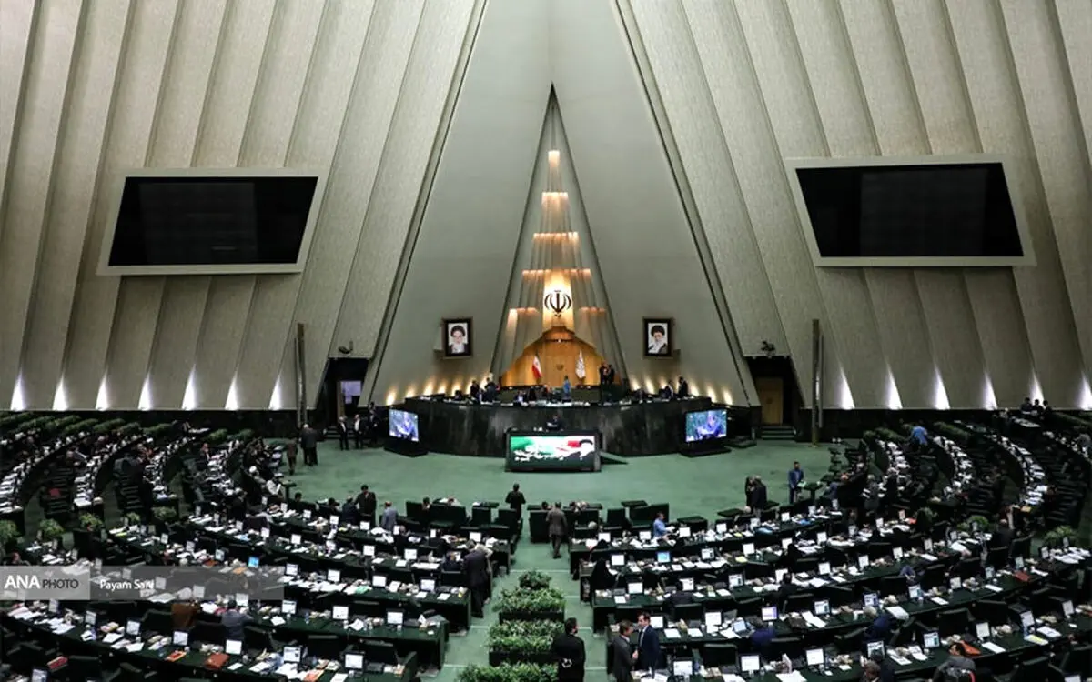 بررسی طرح صیانت کاربران در فضای مجازی به تعویق افتاد!