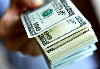 بر سر قیمت دلار تا پایان سال ۱۴۰۰ چه خواهد آمد؟