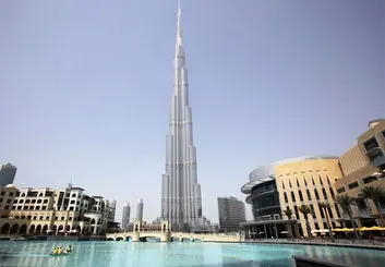 تماشا کنید | چگونه امارات کویری، آب را تولید و صادر می‌کند؟