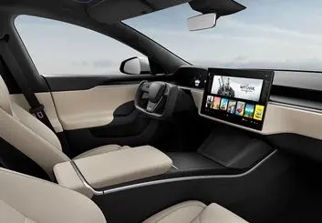 ویژگی‌های جدید نرم‌افزار خودروی تسلا که رانندگی را برایتان لذت‌بخش می‌کند!