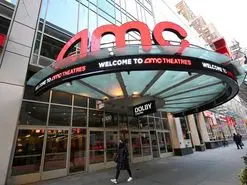 امکان پرداخت هزینه بلیت با بیت کوین در سینماهای ای ام سی تا سال 2022