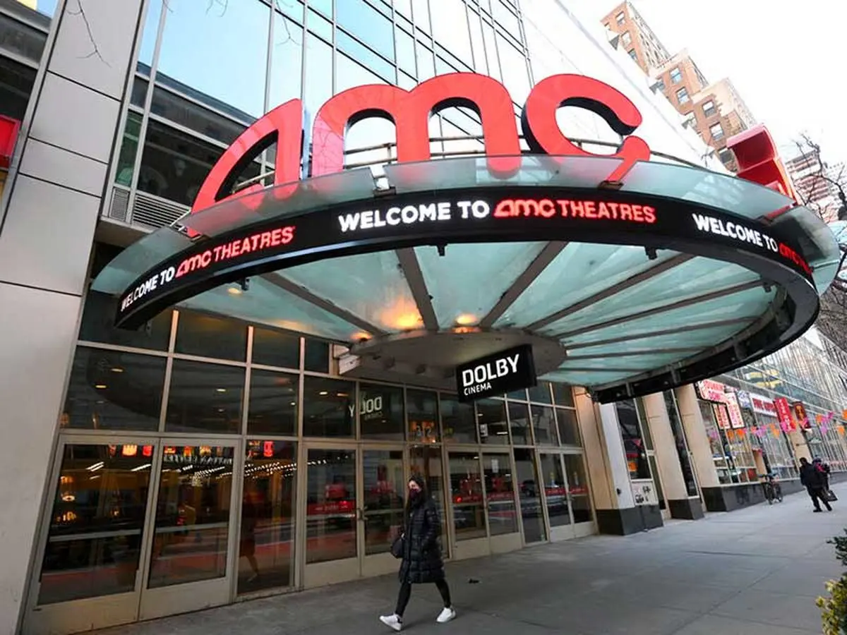 امکان پرداخت هزینه بلیت با بیت کوین در سینماهای ای ام سی تا سال 2022