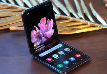 معرفی گوشی گلکسی زد فلیپ 3 در مراسم آنپکد سامسونگ