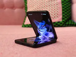 گوشی گلکسی زد فلیپ ۳ در هفت مدل رنگ عرضه می‌شود