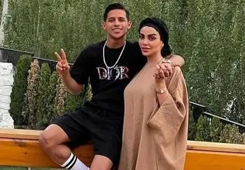 کشف حجاب همسر مهدی قائدی | مهاجم استقلال به ایران بازمی‌گردد؟